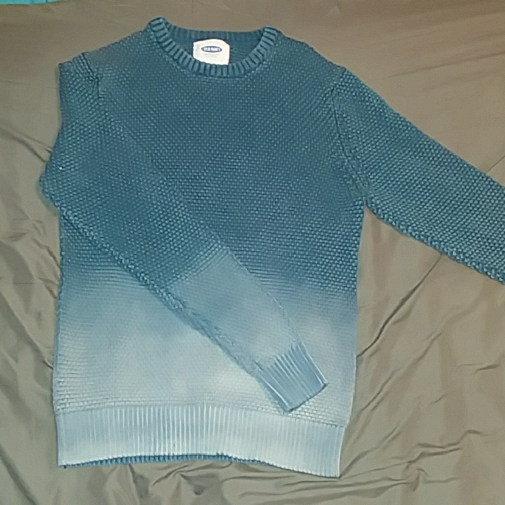 Old Navy dark to light blue faded sweater
